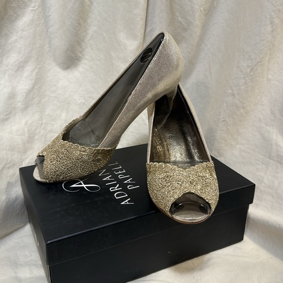 Adrianna Papell Women's, Gold Satin and Lace, Peep toe, Pump, Jude, wide, new - Picture 2 of 8
